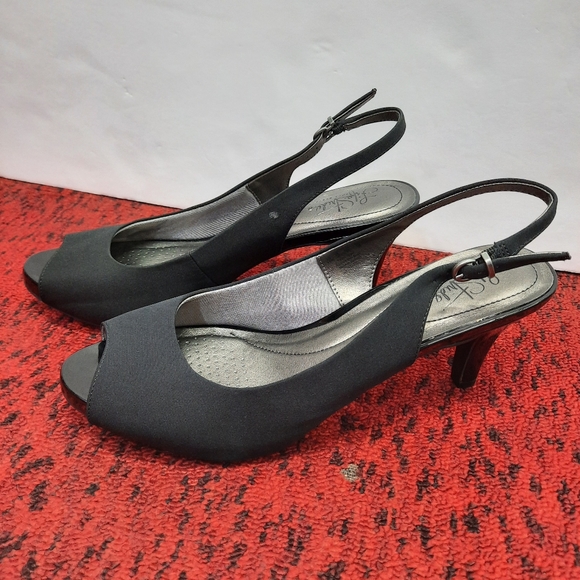 Life Stride Teller Slingback Buckle Ankle Strap Pump Peep Toe Heel Black SZ 11W - Picture 1 of 14